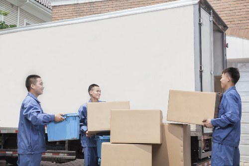 Moving truck service for homes and businesses in Hounslow